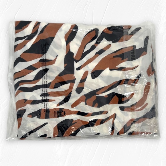 Nine West One-Shoulder Top Ruffle Neck Bow Accent Brown Zebra Print Size XL NEW - Picture 3 of 5